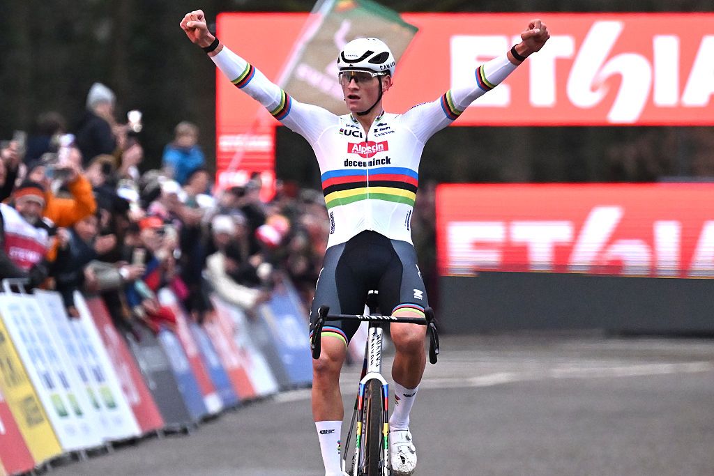ANTWERPEN, BELGIUM - DECEMBER 20: Mathieu Van Der Poel of Netherlands and Team Alpecin-Deceuninck celebrates at finish line as race winner during the 19th UCI Cyclo-Cross World Cup Antwerpen 2025 - Men&amp;apos;s Elite on December 20, 2025 in Antwerpen, Belgium. (Photo by Luc Claessen/Getty Images)