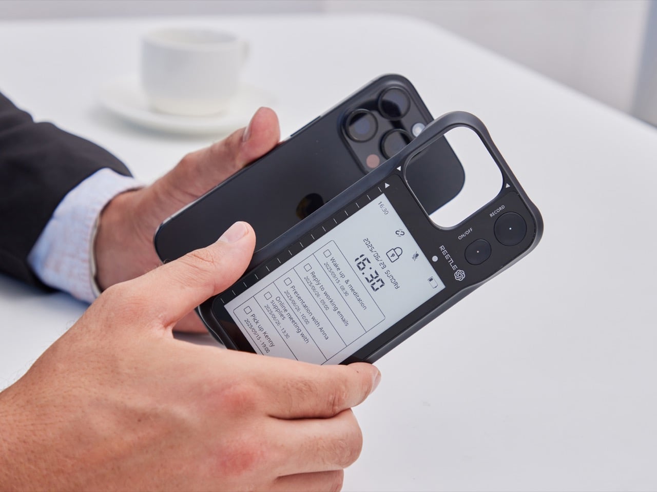 This E‑Ink Phone Case With An AI Recorder Practically Kills Your Notes And Voice Memos Apps