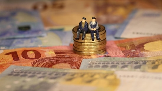 How much does one need to retire comfortably in India? Social media debates. 