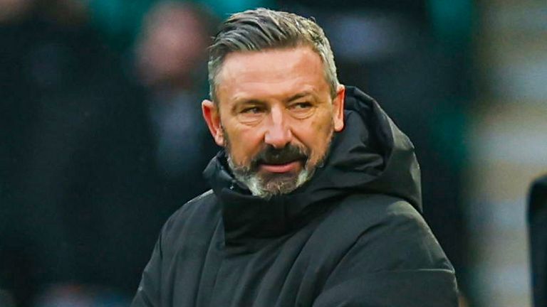 EDINBURGH, SCOTLAND - DECEMBER 27: Hearts Head Coach Derek McInnes during a William Hill Premiership match between Hibernian and Heart of Midlothian at Easter Road, on December 27, 2025, in Edinburgh, Scotland. (Photo by Roddy Scott / SNS Group)