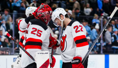 Markstrom makes 32 saves, helps Devils edge Mammoth