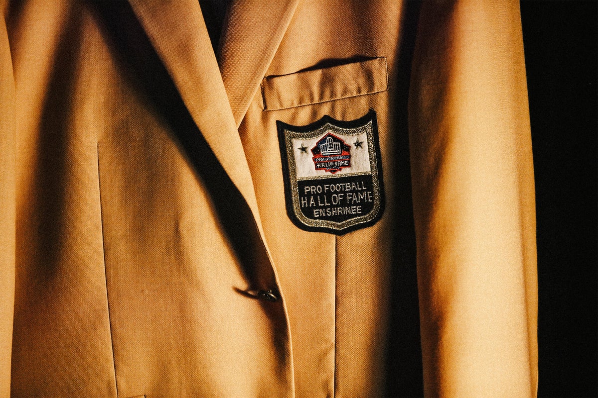 His family says he designed Hall of Fame’s gold jacket, claims ‘NFL erased him from history’