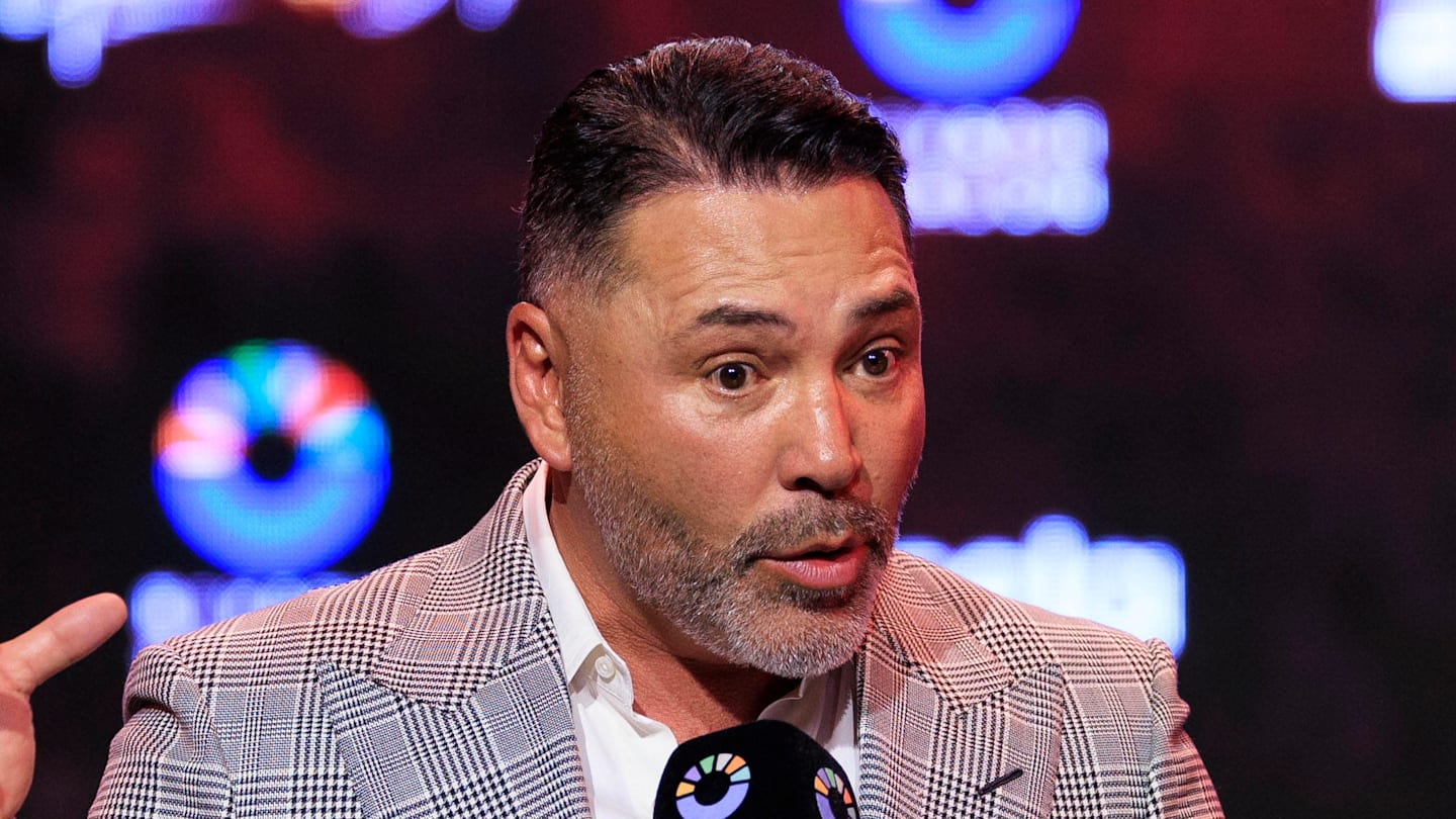 Oscar De La Hoya Breaks Down Teofimo Lopez vs Shakur Stevenson With Prediction