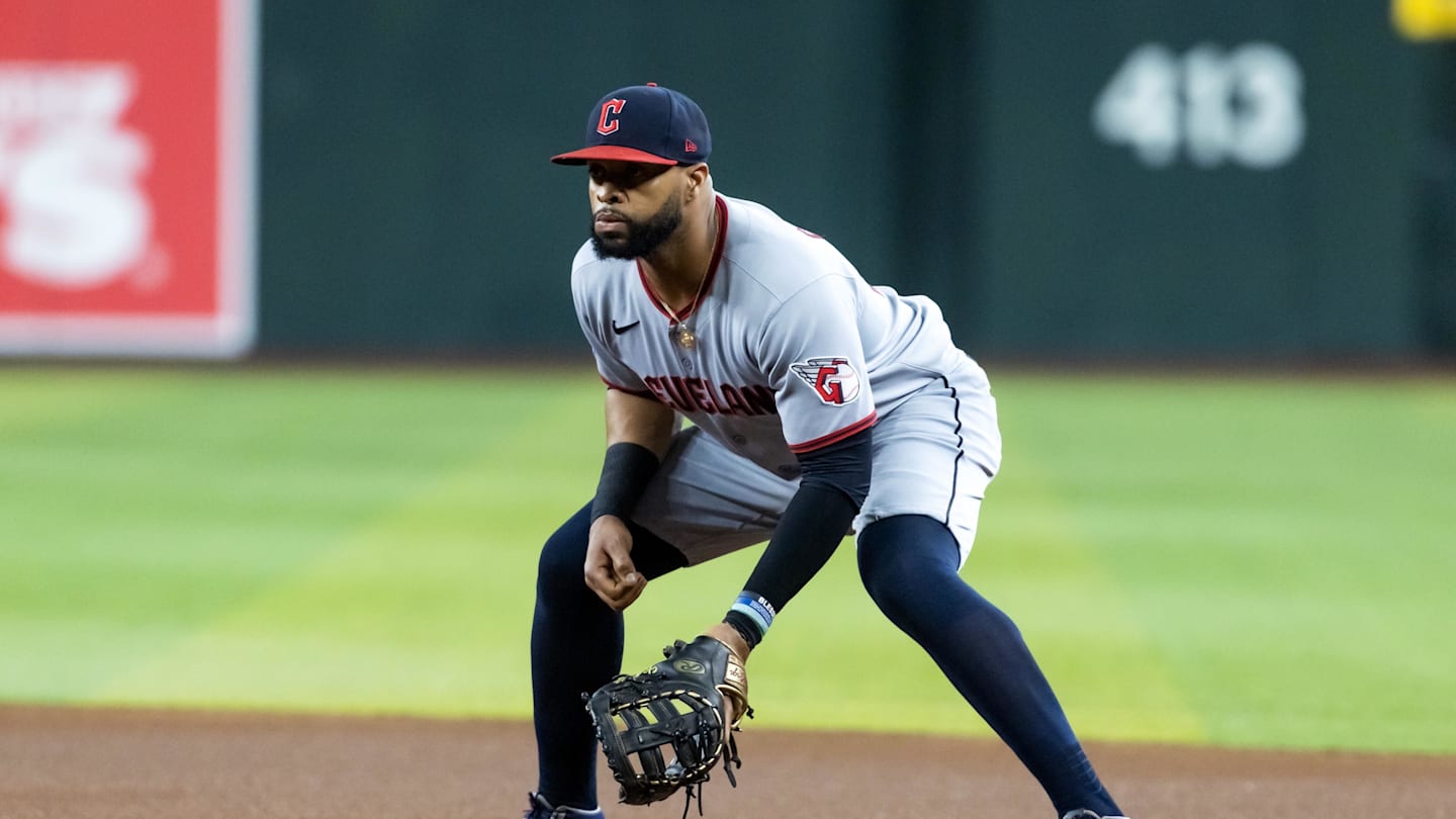 3 MLB Teams That Could Benefit From Adding Veteran First Baseman Like Carlos Santana