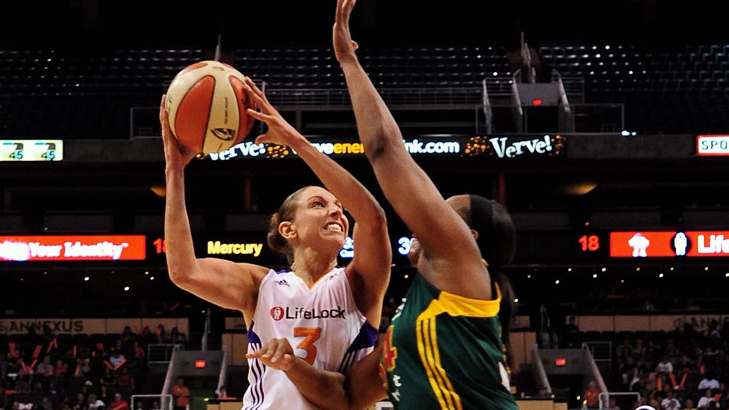 Phoenix And Seattle Battle In The Playoffs