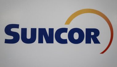 Worker dies at Suncor oilsands site after machinery sinks into muskeg