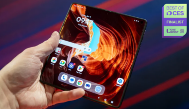 Motorola Brings a Stylus to the Foldable Phone Fight With the Razr Fold