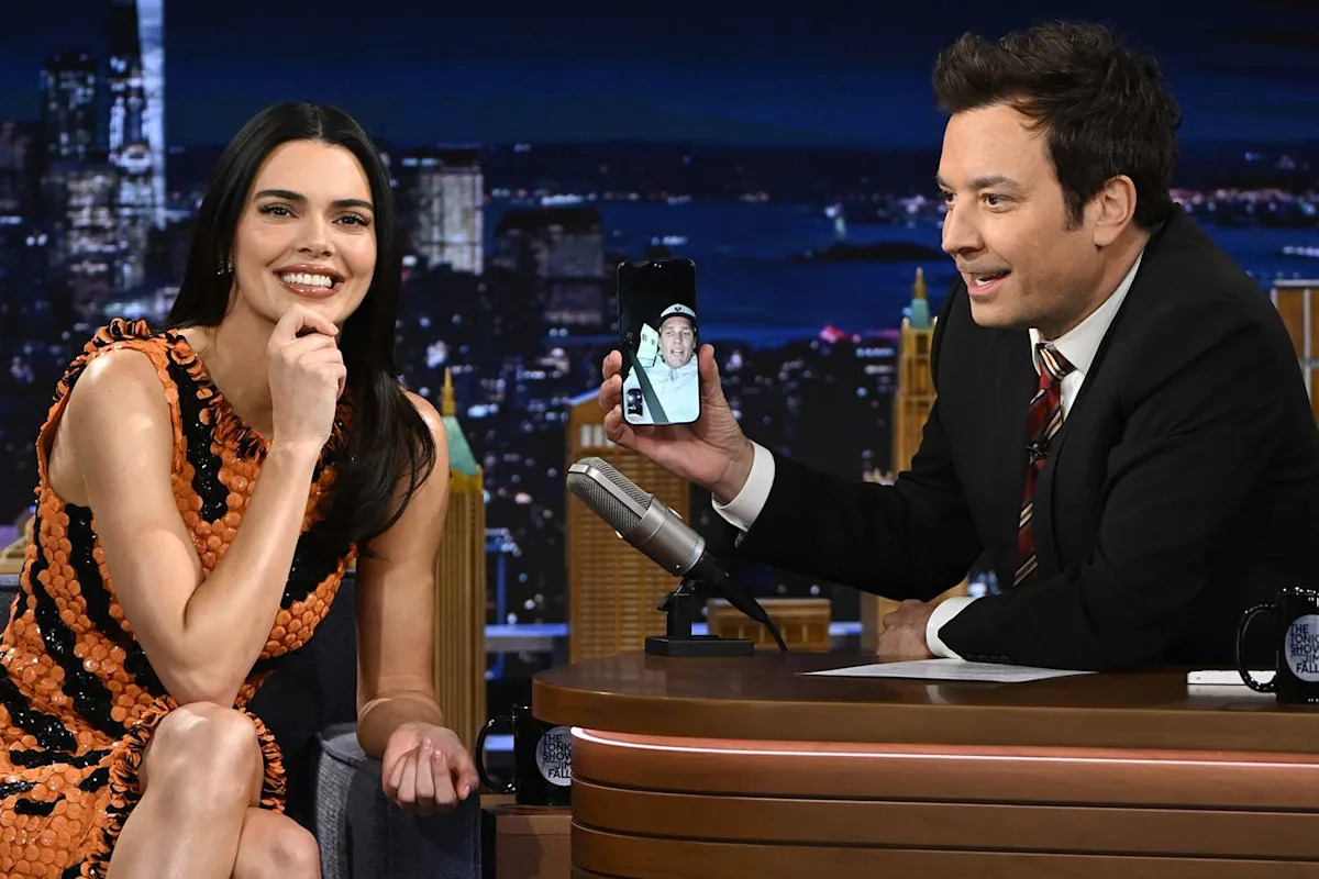 Kendall Jenner FaceTimes Tom Brady Live on “The Tonight Show” to Get His Tip for the Super Bowl: 'Sorry to Do This to You'