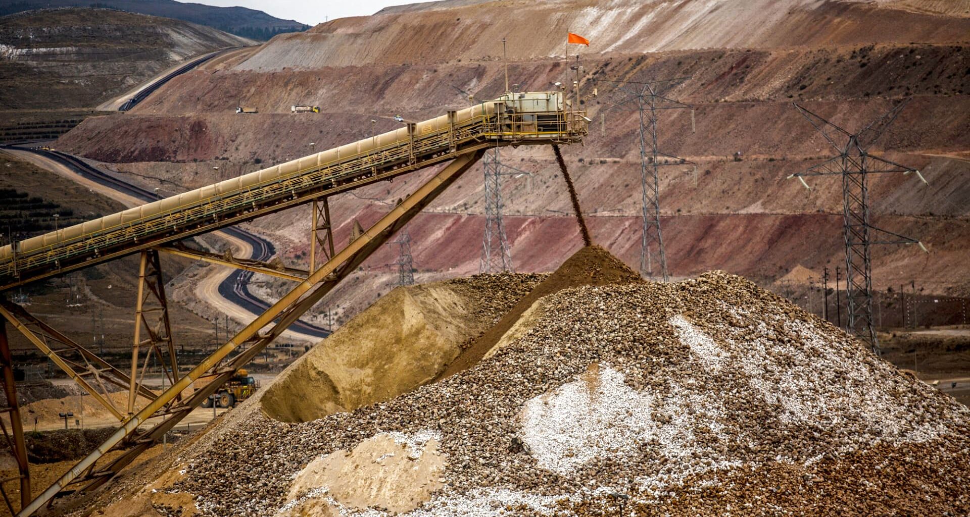 Stocks making the biggest moves midday: NEM, AAPL, SNDK, DECK