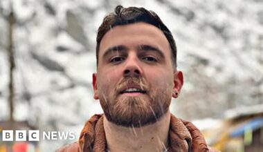 Who is Erfan Soltani, protester due to be executed in Iran?