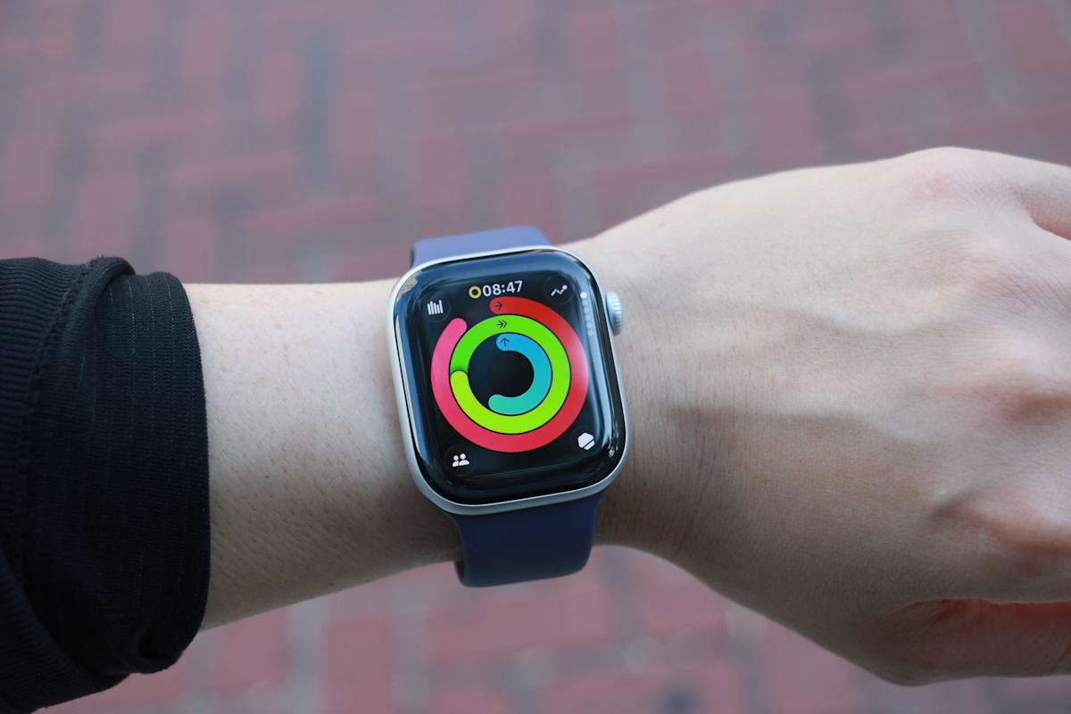 How to use Workout Buddy with Apple Watch and iOS 26