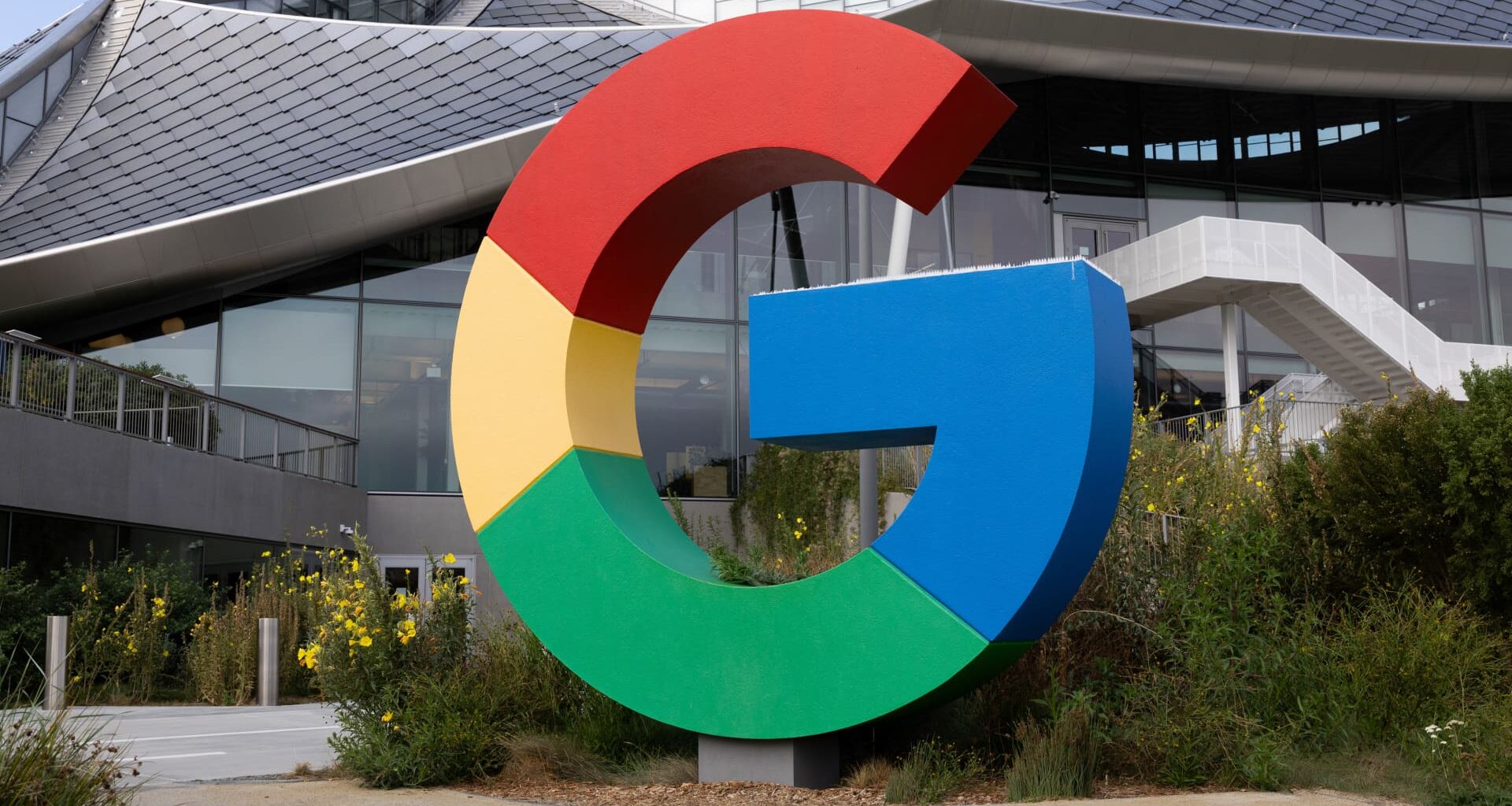 Raymond James upgrades this ‘Magnificent Seven’ titan as AI-driven growth accelerates