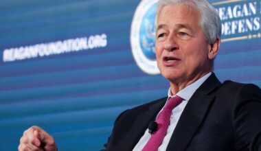 Trumpt threatens to sue JPMorgan Chase for 'debanking' him