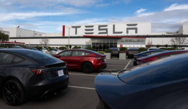 Elon Musk pivots Tesla to AI and robots. Wall Street has its doubts