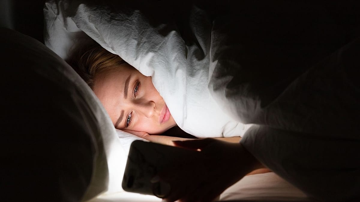 People who stay up lateface a higher risk of heart attack and stroke, study finds