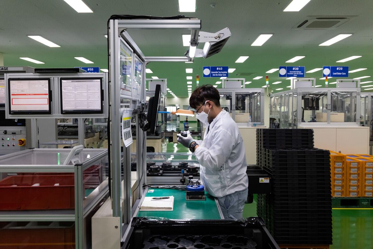 Asia Manufacturing Rebounds as Global Demand Weathers Trump Hit