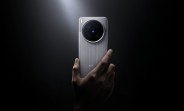 vivo X200 Ultra debuts with an add-on lens, X200s tags along with a huge battery