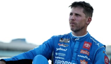 Denny Hamlin's father dead after North Carolina house fire, officials say