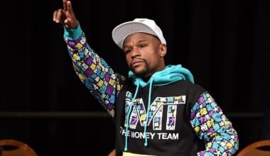 Celebrity Net Worth logo