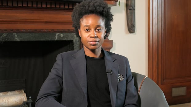 Manitoba cuts ties with dozens of private nursing agencies to curb reliance on the firms