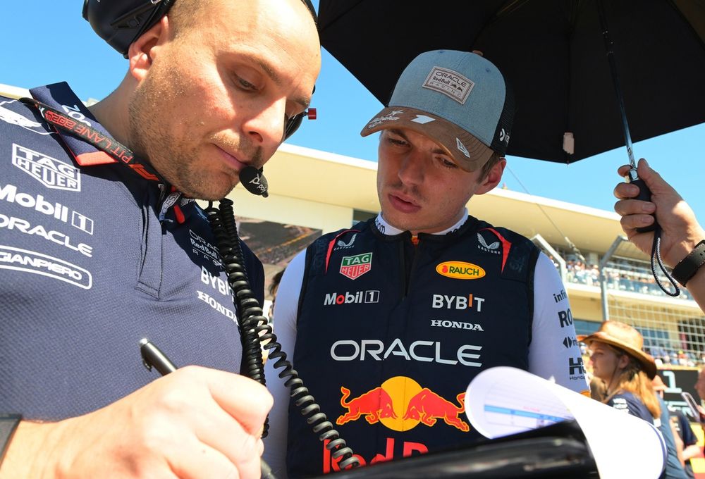 Max Verstappen, Red Bull Racing with Race engineer Gianpiero Lambiase