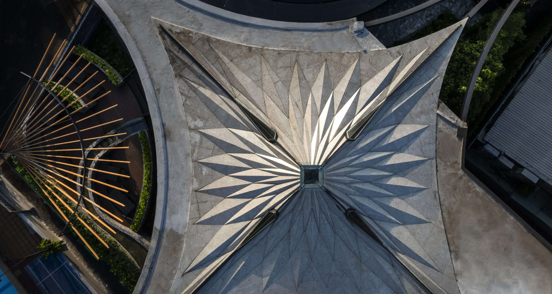 Urban Sparkle for Hokkaido Sachi Restaurant Thao Dien / Takashi Niwa Architects