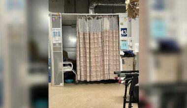 Treating patients in hospital ambulance bay 'not acceptable care,' N.B. premier says