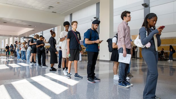 Canadian economy added 8,200 jobs in December, while unemployment rose to 6.8%