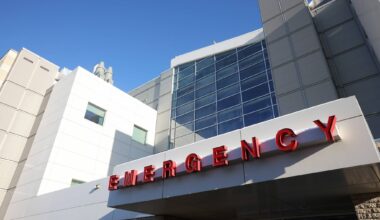 The emergency department entrance at the Brandon Regional Health Centre on Thursday. (Tim Smith/The Brandon Sun)