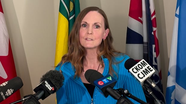 Sask. brain tumour patient, NDP push province to pay travel costs for out-of-province care