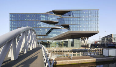 Booking.com City Campus / UNStudio