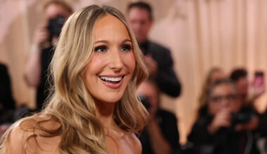 How the Golden Globes (mostly) steered clear of Trump