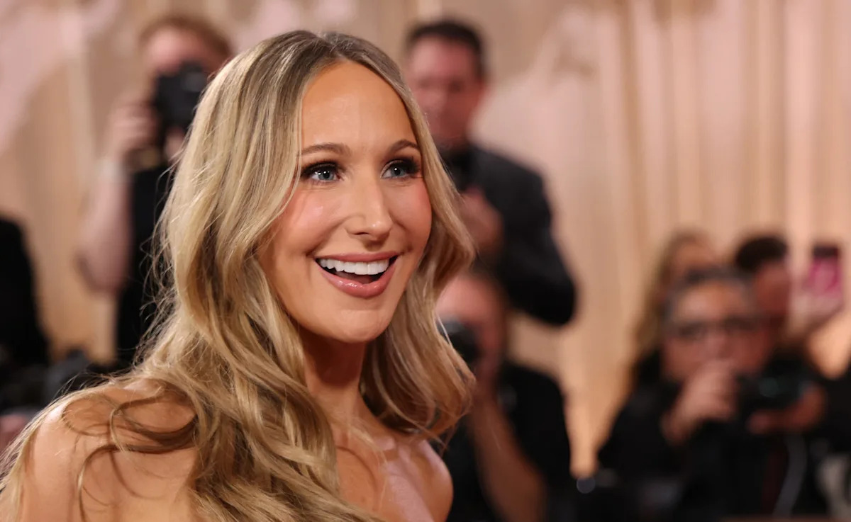 How the Golden Globes (mostly) steered clear of Trump