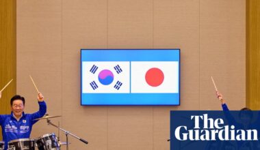 Cymbal of unity? South Korea and Japan leaders bash out K-pop hits after summit talks | Japan