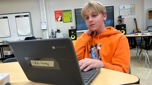 Artificial intelligence in the classroom: How a Winnipeg school is adapting to new technology