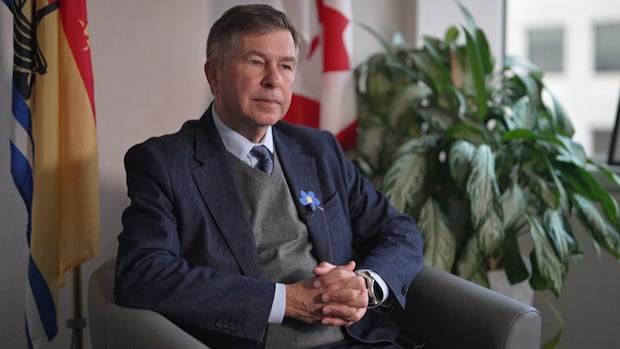 Health minister mulls Ontario pilot that sees some ER patients wait at home