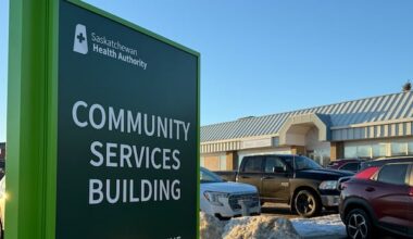 Pilot project aims to address health record headaches for those living near Alberta-Saskatchewan boundary