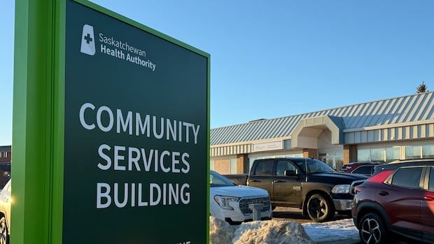 Pilot project aims to address health record headaches for those living near Alberta-Saskatchewan boundary