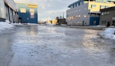 Warm snap closes multiple highways in southern Yukon