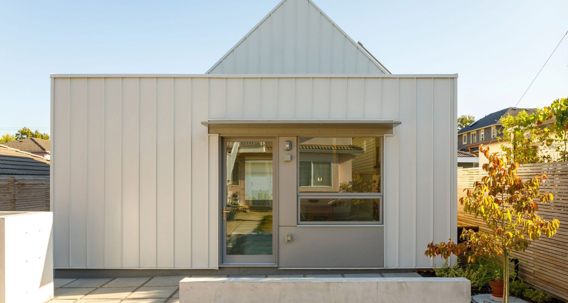 E44 Laneway House / Imu Chan Architecture