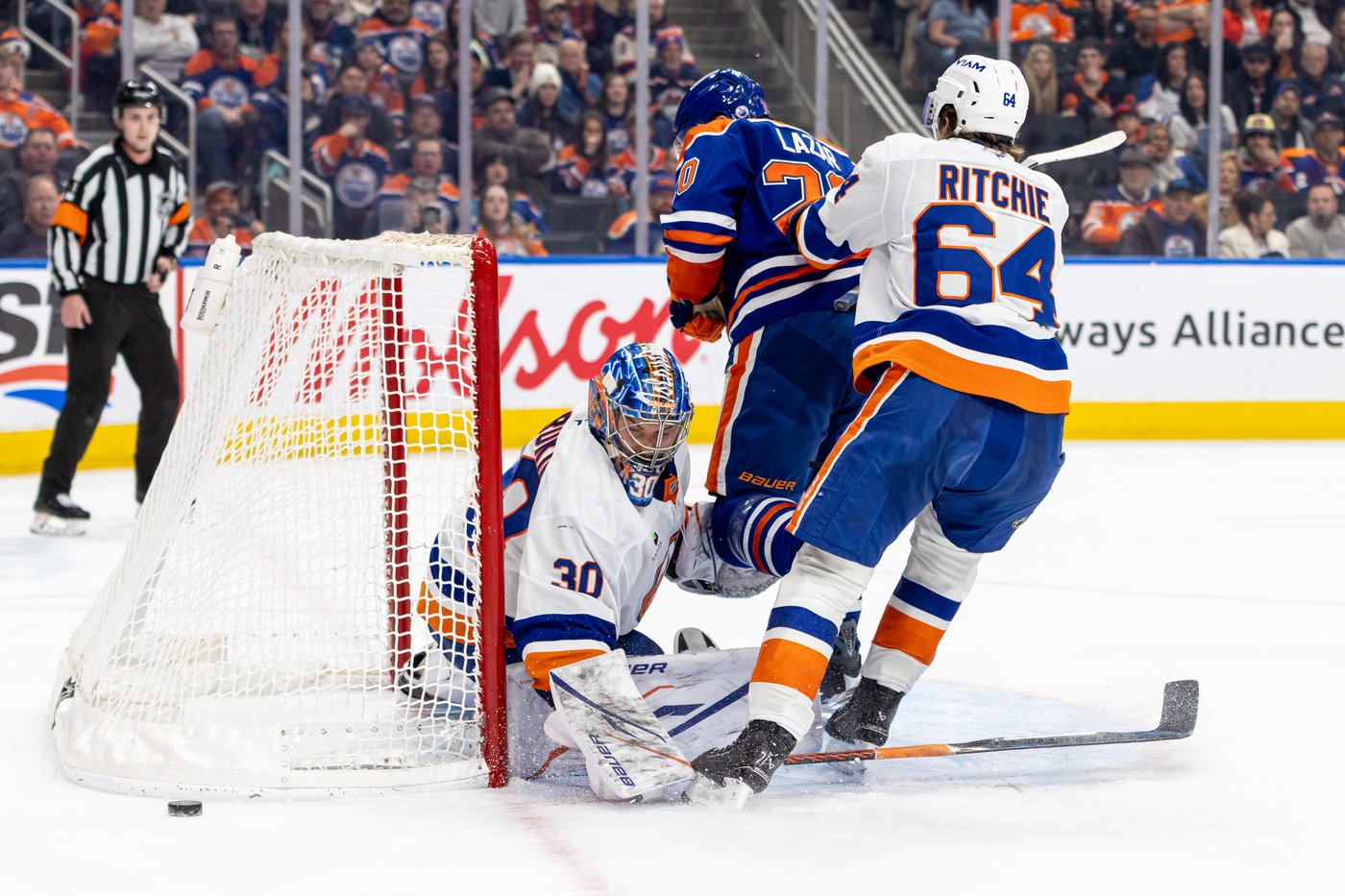 Sorokin enjoys ‘outstanding’ performance with NHL-leading fifth shutout vs. Oilers