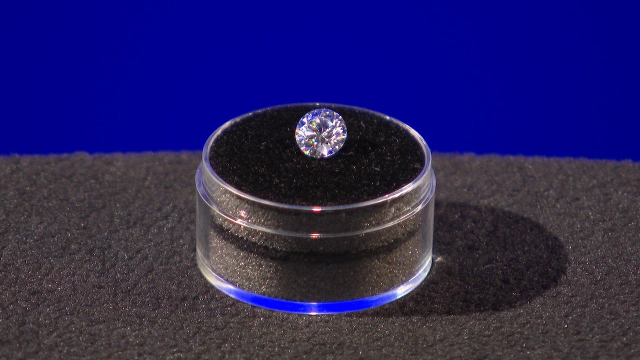 Image of a lab-grown diamond from Alibaba.com. 