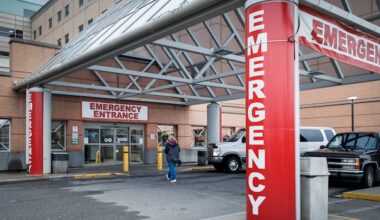 Doctors say Alberta's plan for ‘triage liaison physicians’ can help, but isn't cure for slammed ERs