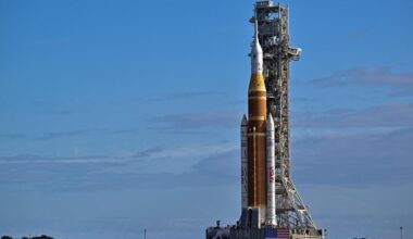 Nasa's mega Moon rocket arrives at launch pad for Artemis II mission