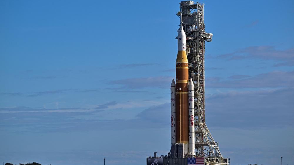Nasa's mega Moon rocket arrives at launch pad for Artemis II mission
