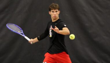 Penguins Knock Off UIC To Open Dual Campaign