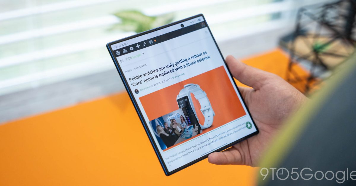 Samsung's new crease-less foldable display might use more glass