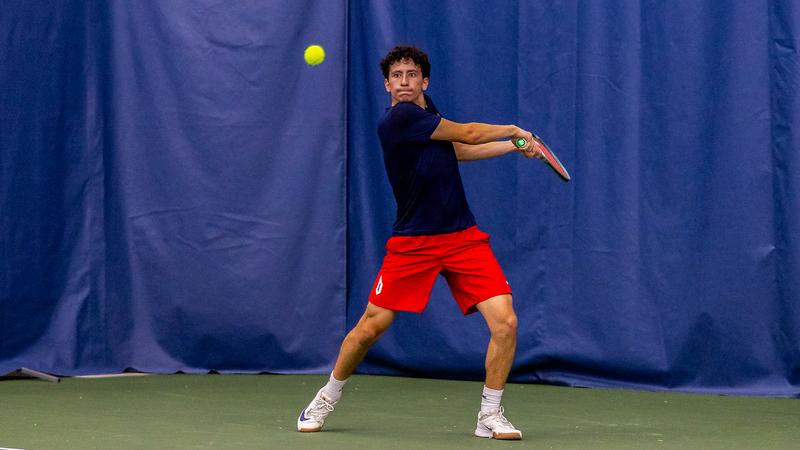 Men's Tennis Drops a Pair in South Bend