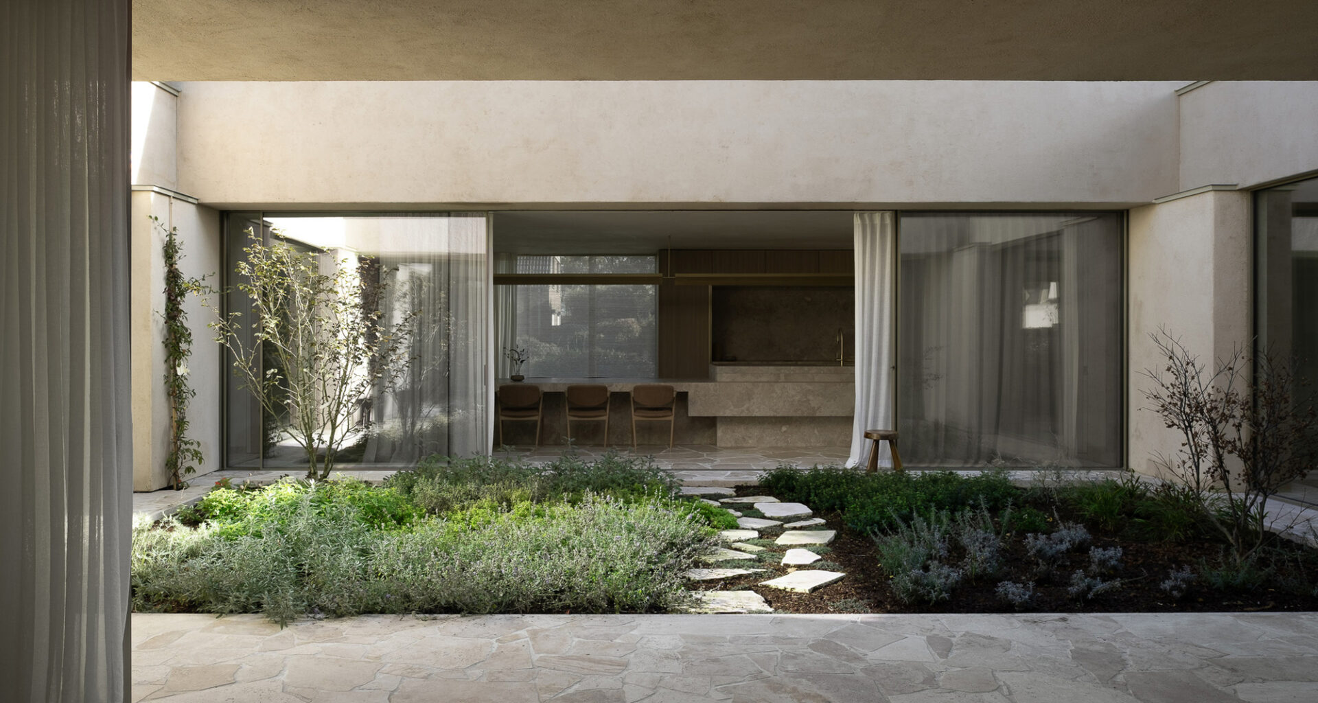 Residence AV / YAMA architects