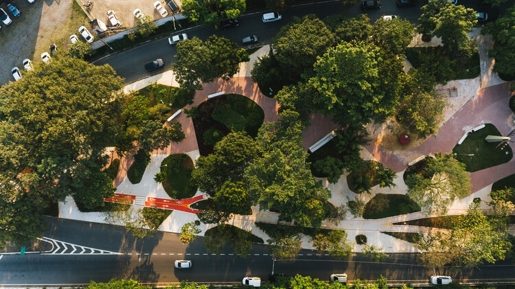 Mashiach Now Square / Natureza Urbana - Image 2 of 28